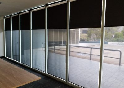 Roller-blind-chain-control-Motorised-blockout-block-out-fabric-sunscreen-translucent-light-filtering-plain-pattern-texture-acmeda-somfy-battery-o-1024x