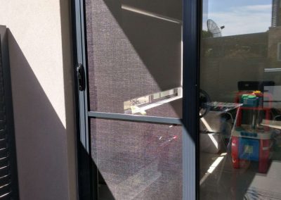 Sliding-door-Heavy-duty-extruded-aluminium-Powder-coated-Charcoal-Frame-Fibreglass-mesh-768x1024