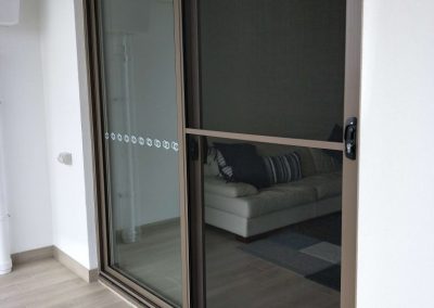 Sliding-door-Heavy-duty-extruded-aluminium-Powder-coated-Jasper-Frame-Fibreglass-mesh-768x1024